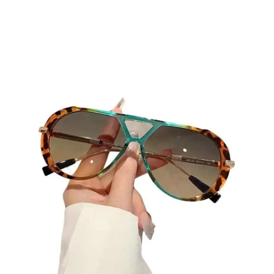 Block of harmful UVA and UVB r - Outdoor Adventure Uva のレビューと価格
